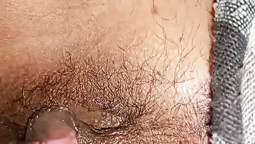 Amcığıma yağla masaj yapıyor