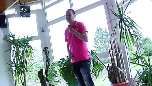 Fransa'dan zenci sürtük havuzda çifte sikiliyor