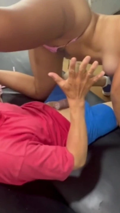 Сногсшибательный момент из "Лучший настоящий мексиканский тройничок в домашнем видео".