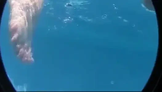 Sarışın ve esmer orta yaşlı seksi kadınlar vahşi ayak fetişi grup seks partisi