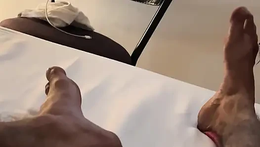 Azgın desi üvey kız kardeş dün geceki edepsiz seks hikayesini erkek arkadaşıyla paylaşıyor