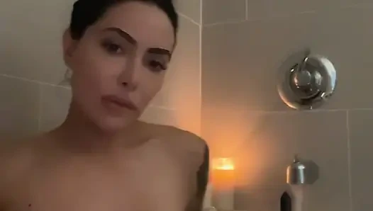 Lela Star ile yaramaz banyo oyunu