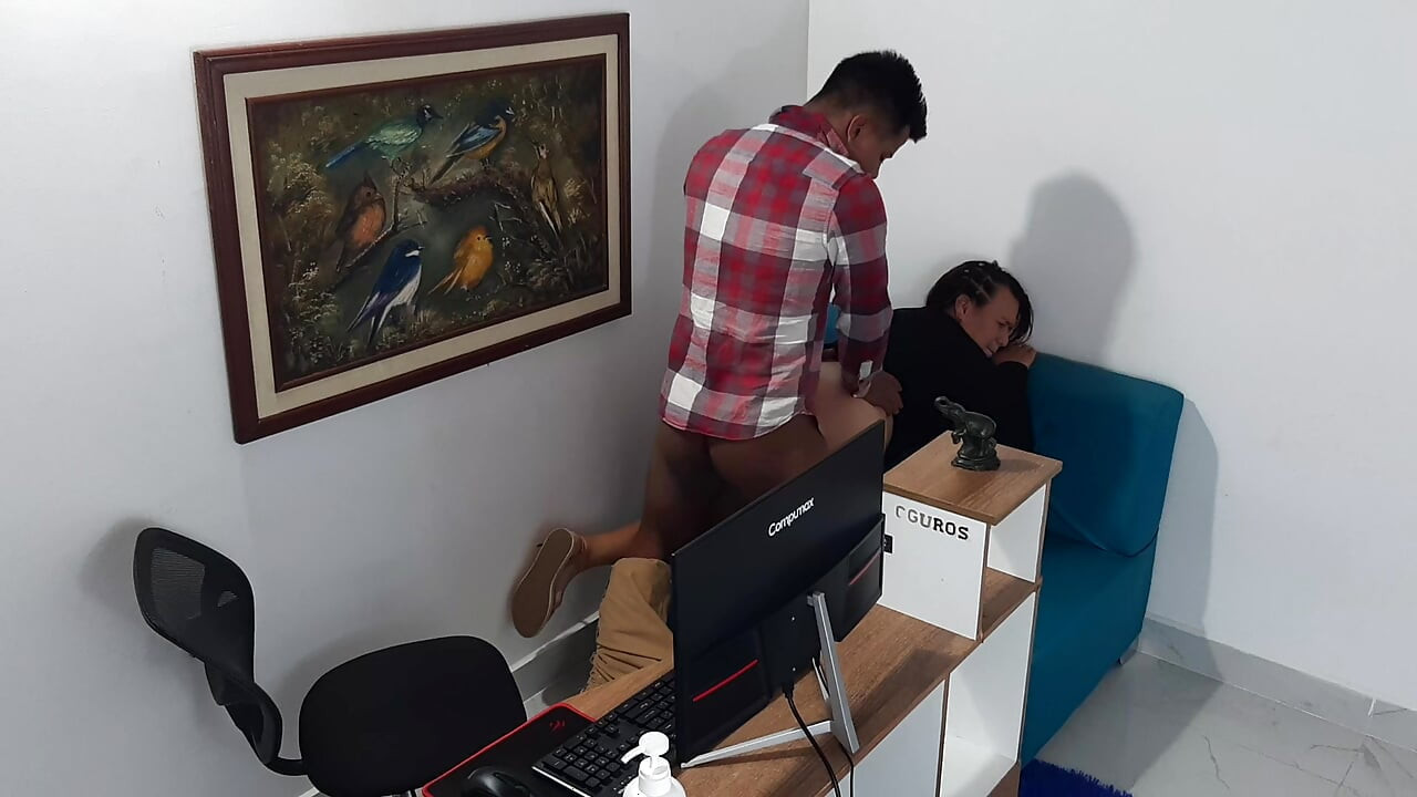 Orospu patronum sikimi emmek için geliyor 2. bölüm – onu ofiste sikiyorum