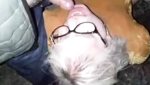 3 adamlar beni dışarı kapılara işemek trans