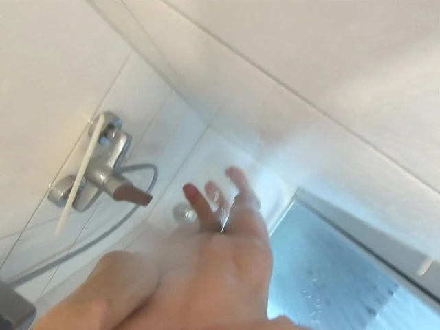 Solo duş mastürbasyon + cumshot