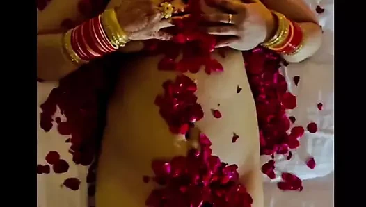 Kırmızı rose kızın içinde laal pari