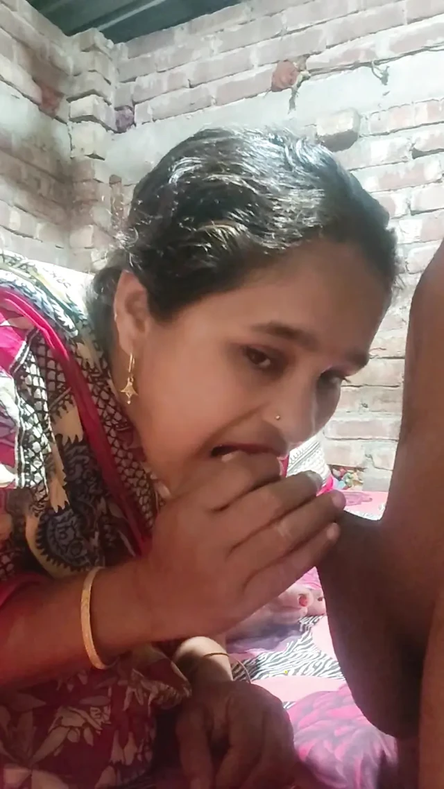 Tight Bhabhi in Saree Hard by Devar in Hindi