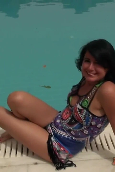 Azgın 3 delikli sürtük hayran randevusında dolduruluyor