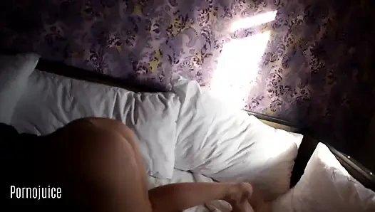 Chloe Cage aynadaki kadın