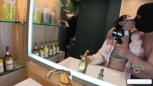 Çarpıcı partnerle aşklı yoğun çift zamanı, kaygan yağ oyunu ezici dölleme anına dönüşüyor