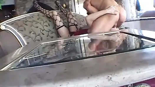 Seksi hatun büyük yarak emiyor... ağzına boşalma