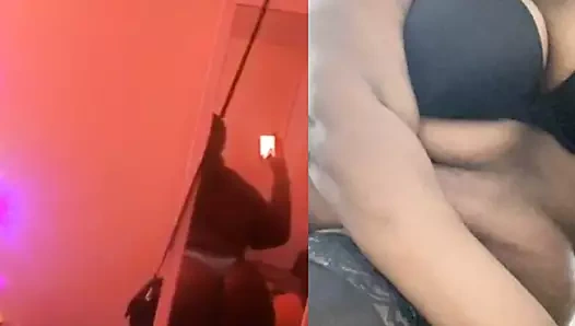 İri güzel kadın götünü sallıyor