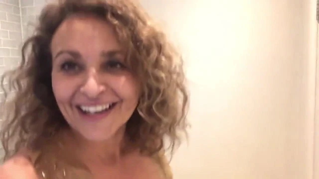 Nadia sawalha bantlar ona memeler