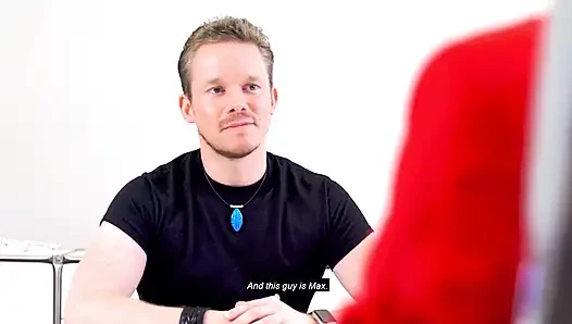 Büyük memeli Alman porno yıldızı Mia Blow yaramaz bir yarak binicisi