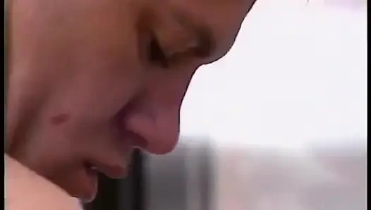 Üniversiteli kız iyi bir göt sikişinin tadını çıkarıyor