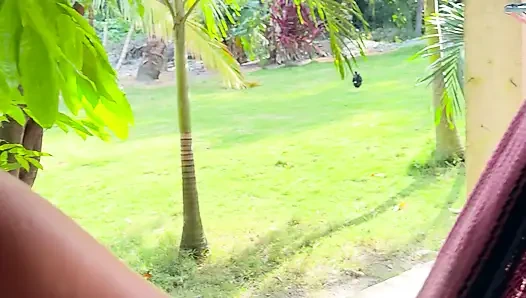 Teşhirciliği çok seviyorum, etrafta insanlar varken bir penise zıplamayı gerçekten seviyorum