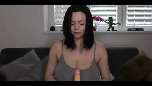 Büyük memeli orta yaşlı seksi kadın Shione Cooper'ın 31 talimatı