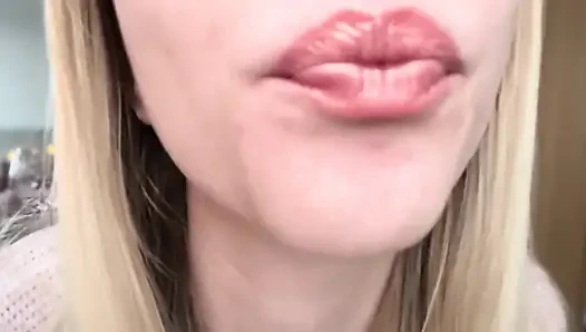 Ağız sesi konuşmuyor asmr