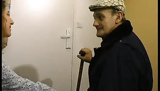 Bir erkek delisi sikilmek için destek istiyor!