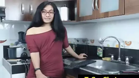 Trans yanıp sönen büyük sert horoz popo