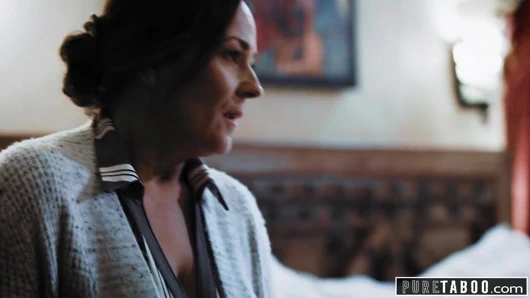 Saf tabu, kyler quinn üvey anne ve üvey babasıyla yakalandı