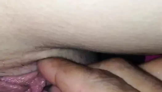 Kız arkadaşının sulu kedi alay