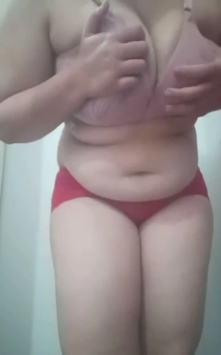 Возбужденная филиппинка