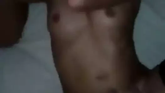 Becerdin sert at kedi