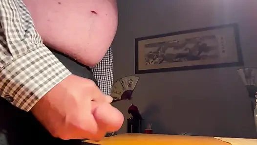 Yine masamda yarağımla oynuyorum