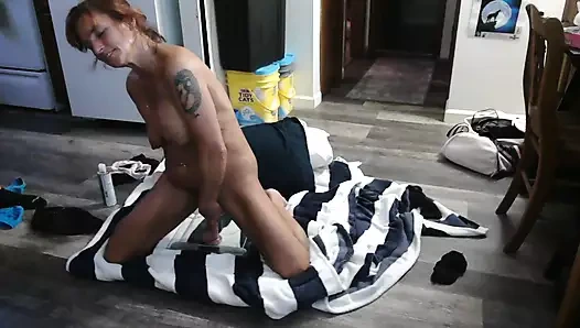 hakkında edepsizce konuşuyor