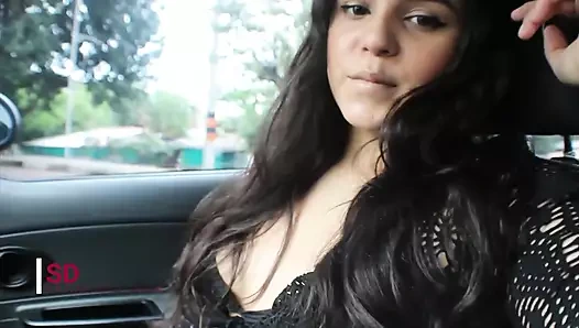 Erkek arkadaşım beni ayakta ve azgın bırakıyor ve üvey erkek kardeşim bana yardım ediyor - İspanyolca porno