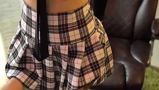 Bu büyük memeli fahişeye onu sikmesi için teklif ediyorum!