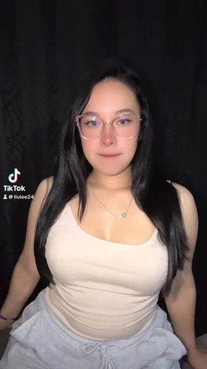 Merhaba im liulee beni takip et