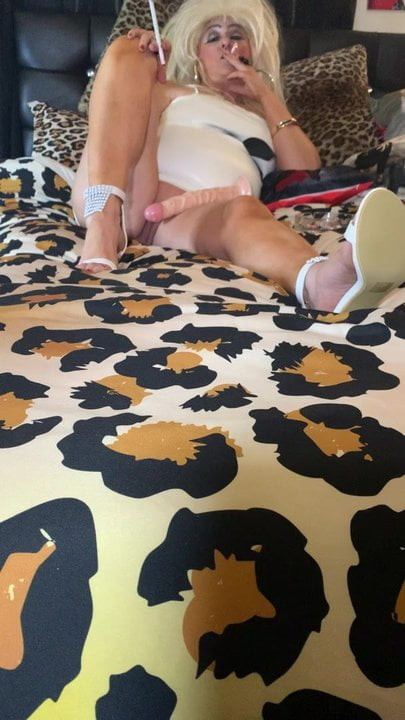 Fahişe ev pt 46 misty yapay penis sikme