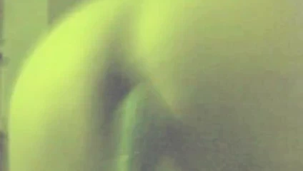 Kendi götünü sikiyor