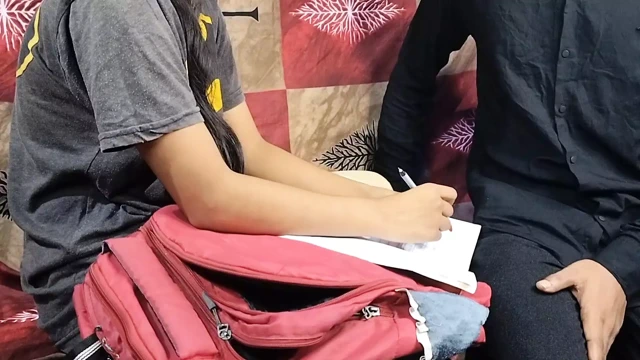 Ateşli Hintli öğretmen güzel öğrencisini sikiyor