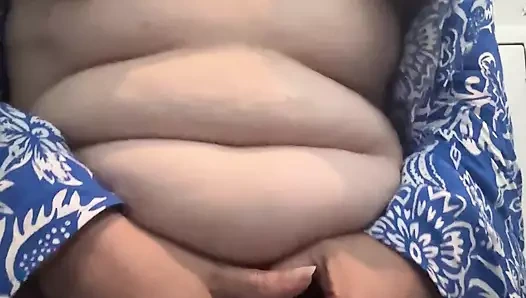 Beni nerede sikmek istiyorsun?güzel bir elbise giyiyorum ve trende umumi tuvaletteyim!