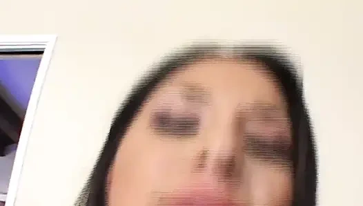 Olgun esmer yoğun anal seansında genişliyor