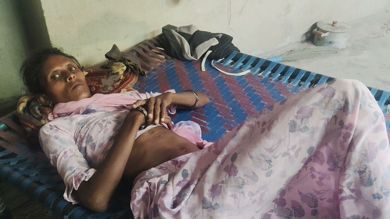 Desi Babi Bangali Ghar per Koi nahin Hai