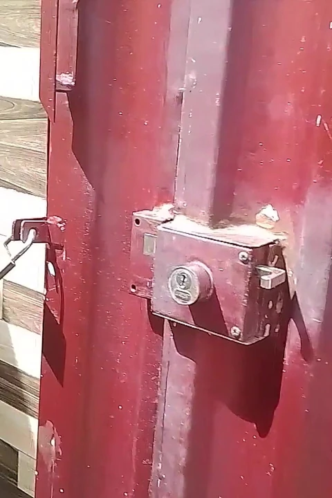 Müvekkilinin sırrını keşfetti ve onunla yattı!