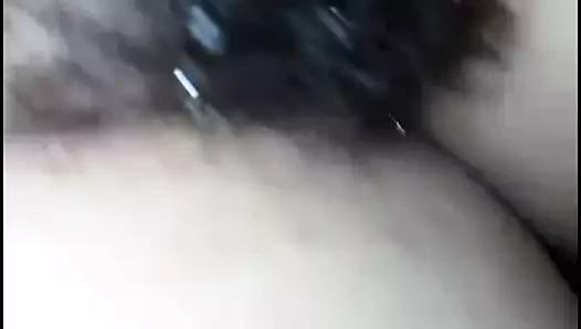 Mujer madura botando leche en camara lenta