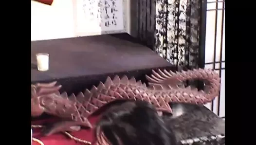 Canavar, sert ve derin götümde