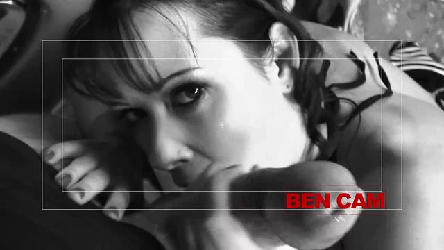 Paige Ashley ve Tanya Cox garajda birden fazla yarakla sikişiyor