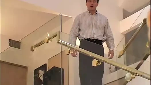 Sarışın sadece çift penetrasyondan hoşlanır!