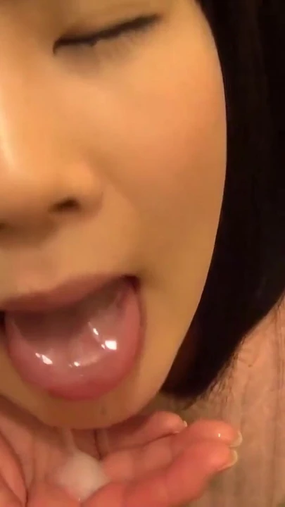 "Japon hatun sikişmek için bacaklarını açıyor" dan paylaşmalı an