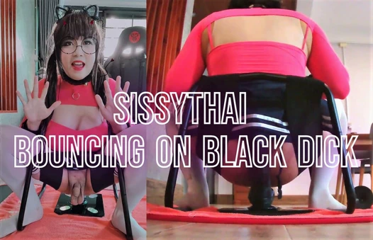 Sissythai büyük siyah yarak üzerinde zıplıyor