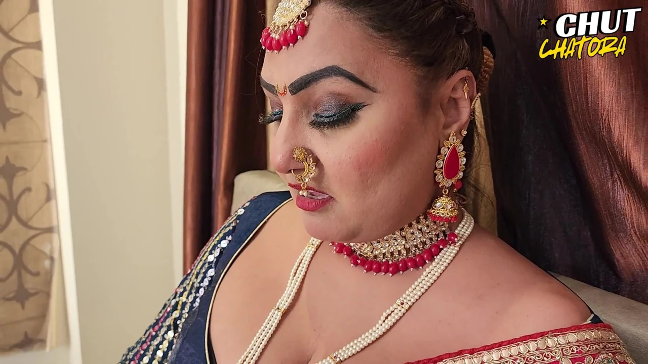 बड़े स्तनों वाली भाभी देवर जी के साथ पूरी रात बेडरूम में हार्डकोर सेक्स (हिंदी ऑडियो)