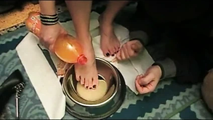 İğrenç bir köle için iğrenç denemeler (ayak hakimiyeti)