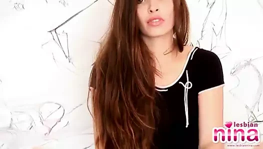 Lezbiyen Nina closet mükemmel vücutlu çıplak