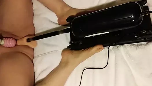 Noel hediyesi, lanet makinesiyle oynuyor.